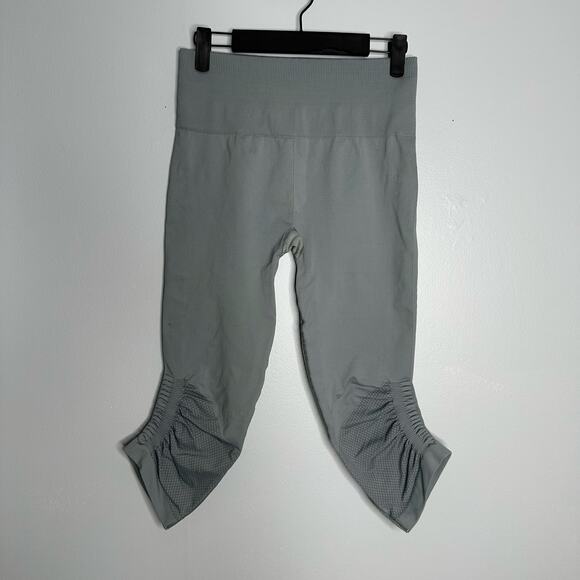 Lululemon Women's Early Grey Awakening Crop Taryn Toomey Collection 17" Size 8 - Picture 2 of 7